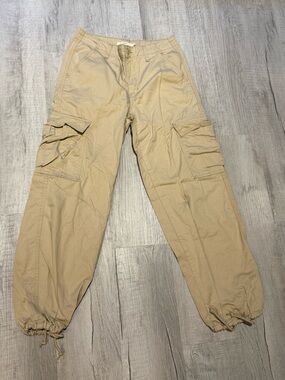 Women's Levis Khaki Cargo Pants w/ drawstring Size 27